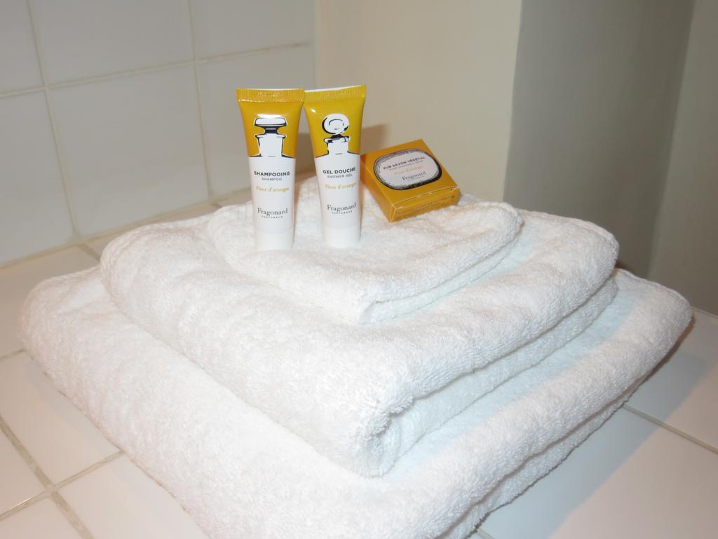 Le Clos Des Canebiers Bed and Breakfast Grasse Camera foto
