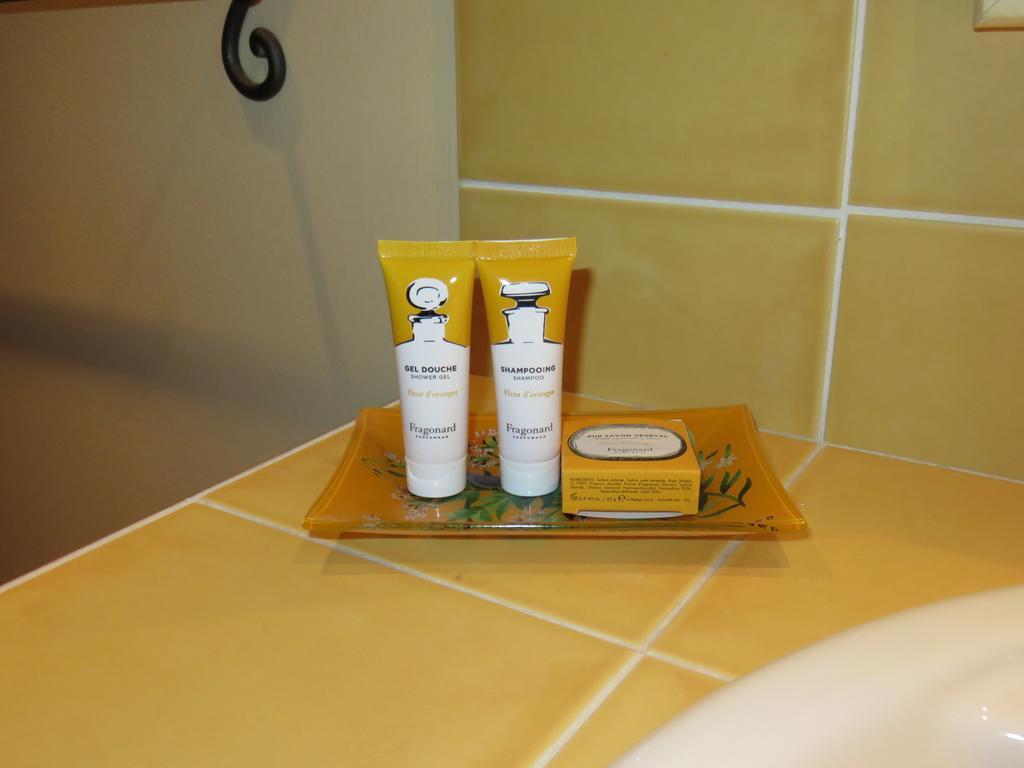 Le Clos Des Canebiers Bed and Breakfast Grasse Camera foto