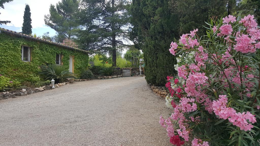 Le Clos Des Canebiers Bed and Breakfast Grasse Esterno foto
