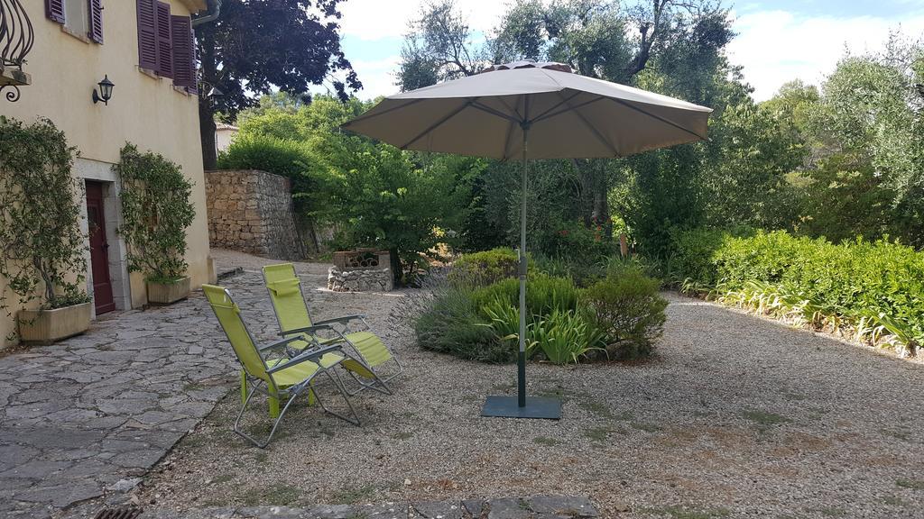 Le Clos Des Canebiers Bed and Breakfast Grasse Esterno foto